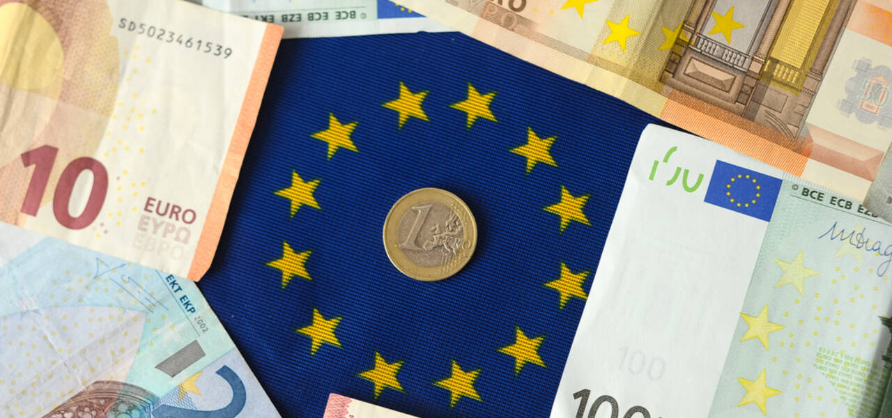 Kebijakan ECB Melemahkan Mata Uang Euro
